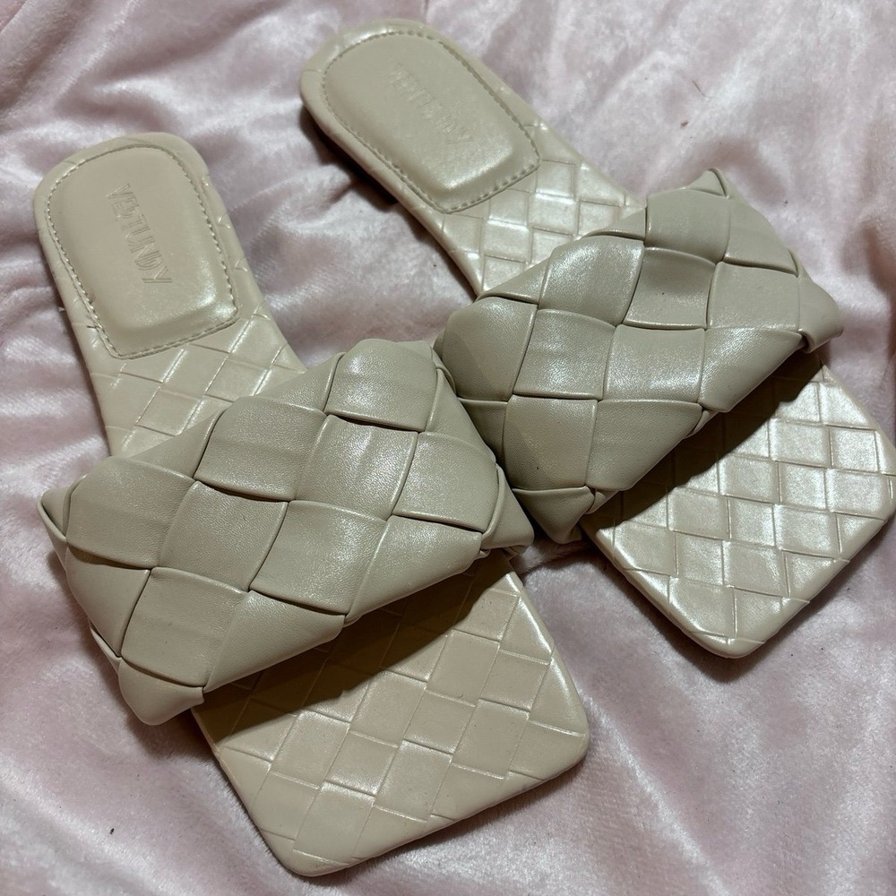 NEW Vertundy Women's Beige Basketwoven Flat Slip On Sandals, Size 8
